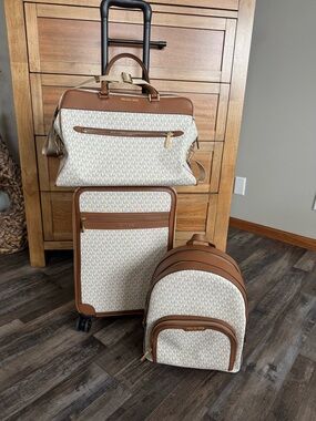 Michael Kors Cream & Brown Monogram 3-Piece Travel Set